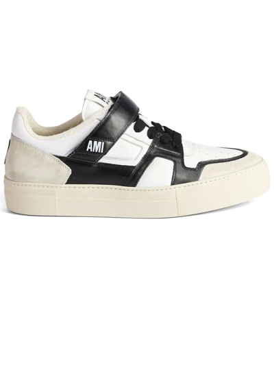 Shop Ami Alexandre Mattiussi White And Black Leather Sneakers In Bianco+nero