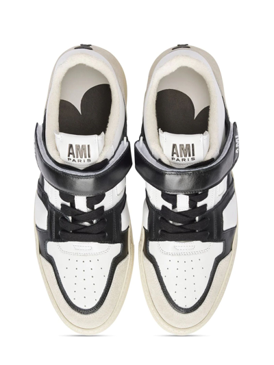Shop Ami Alexandre Mattiussi White And Black Leather Sneakers In Bianco+nero