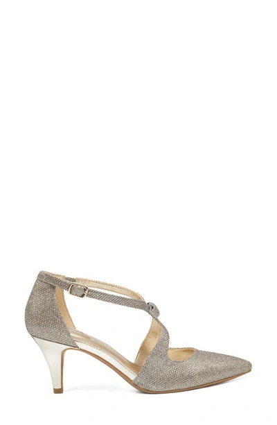 Bandolino Zeffer Womens Bow Metallic Pumps In Gold