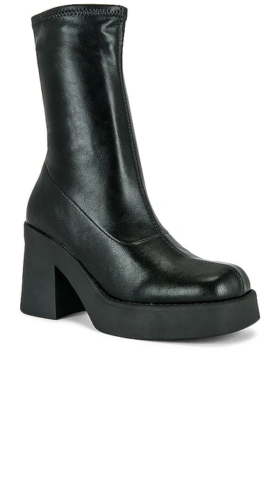 steve madden klayton brown boots