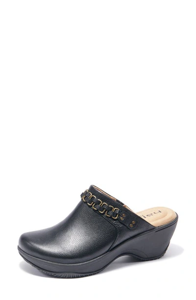 Shop Halsa Footwear Hälsa Footwear Chloe Clog In Black