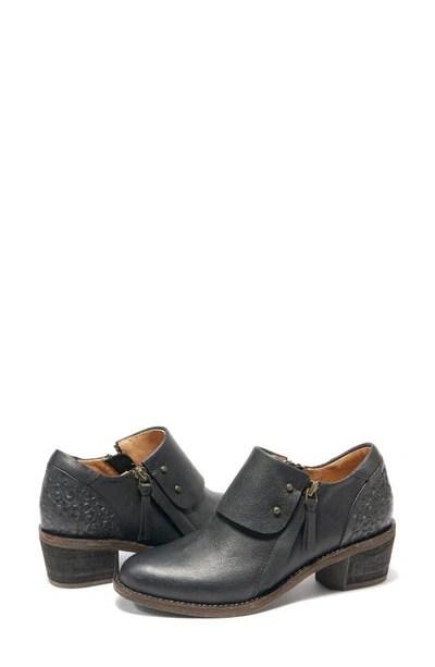 Halsa Footwear Michelle Ankle Boot In Black