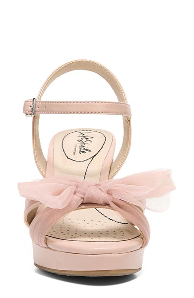 Lifestride Last Dance Platform Sandal In True Blush