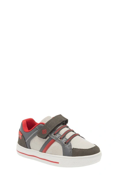 Shop Dream Pairs School Low Top Sneaker In Grey/ Red
