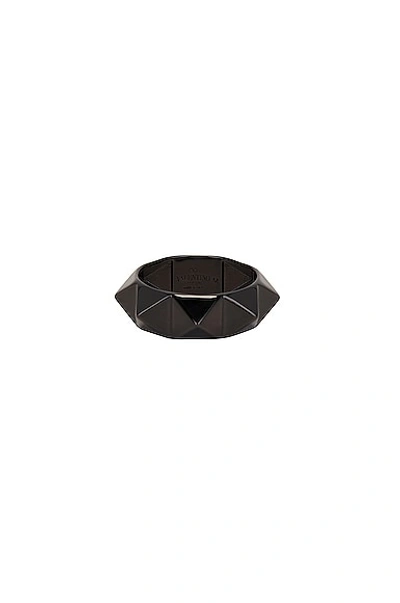 Shop Valentino Rockstud Ring In Nero