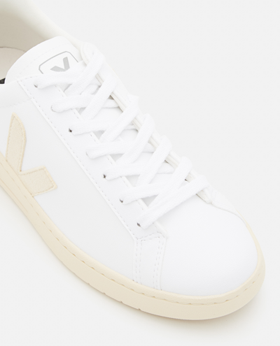Veja Urca Cwl Sneakers In White