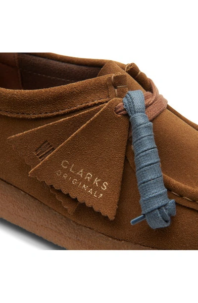 Clarks Un Loop Ave Flat In Cola Suede