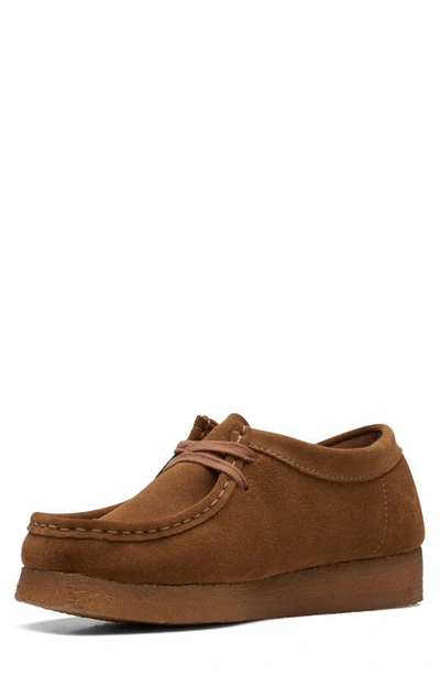 Clarks Un Loop Ave Flat In Cola Suede