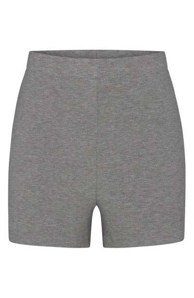 Skims Soft Lounge Ribbed Short Pajamas In Heather Gray