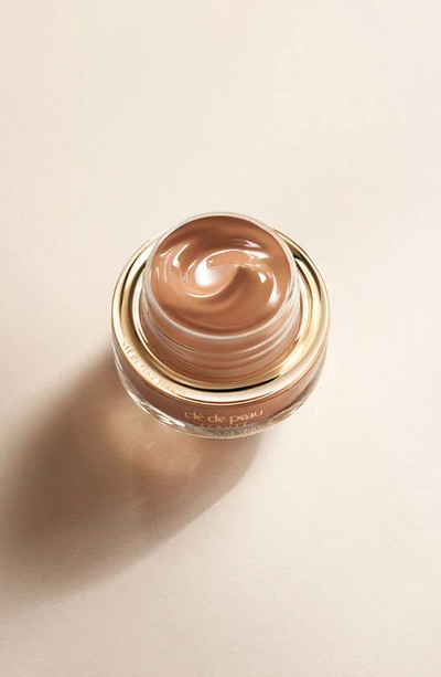 Shop Clé De Peau Beauté The Foundation Spf 22 In O80 Deep Ocher