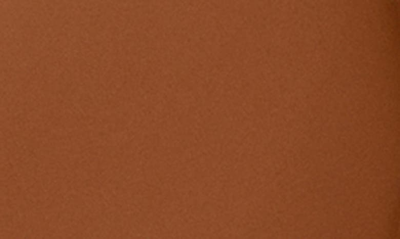 Clé De Peau Beauté The Foundation Spf 22 In O100 Rich Deep Ocher