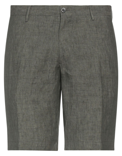 Berwich Man Shorts & Bermuda Shorts Military Green Size 30 Linen | ModeSens