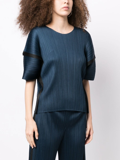 Shop Issey Miyake Fullt-pleated Short-sleeved Top In 蓝色