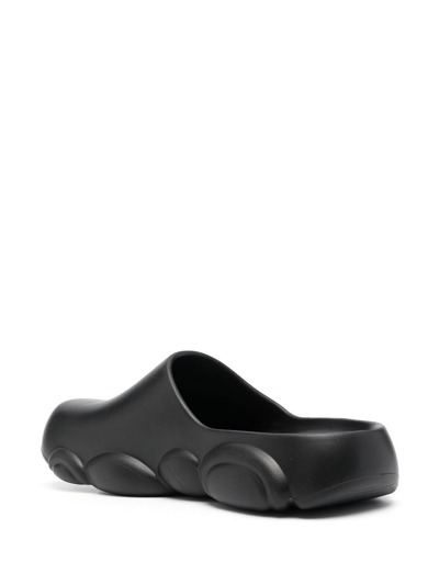 ROUND-TOE CHUNKY-SOLE SLIDES