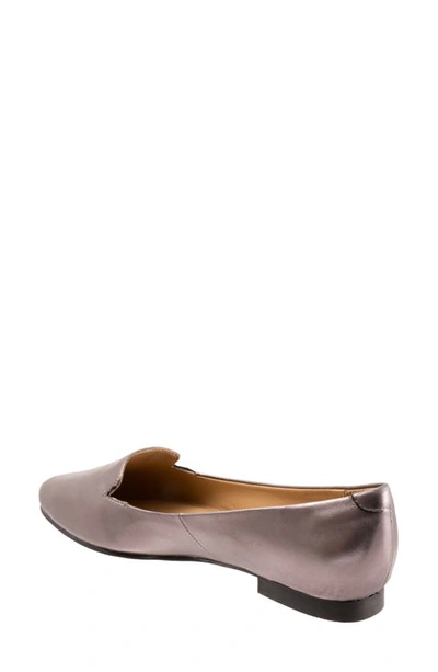Trotters Harlowe Pointed Toe Loafer In Pewter