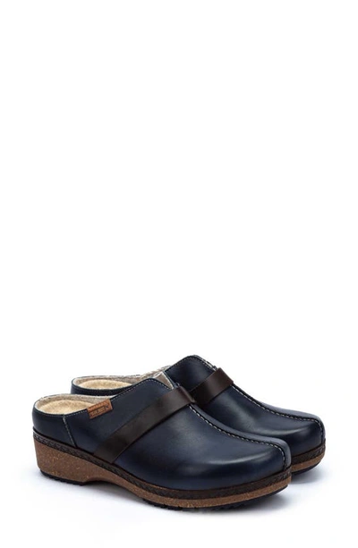 Pikolinos Granada Water Repellent Clog In Black