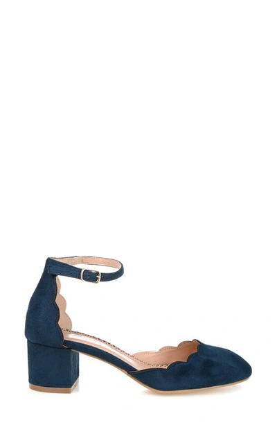 Journee Collection Edna Pump In Navy