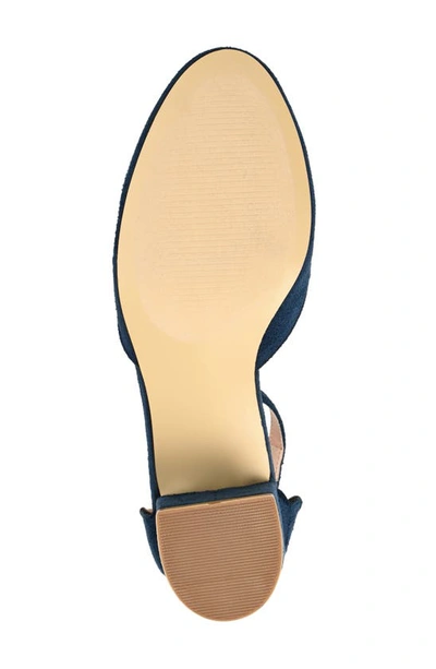 Journee Collection Edna Pump In Navy