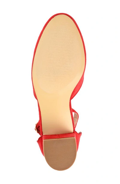 Journee Collection Edna Pump In Red
