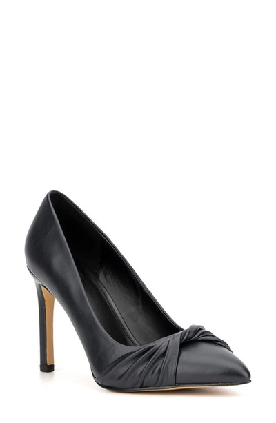 New York And Company Monique Twist Pump In Navy