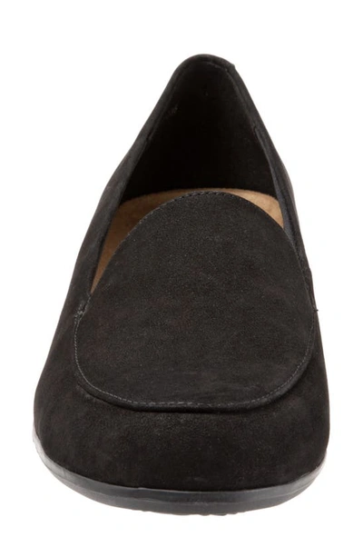 Trotters Monarch Loafer In Black Suede