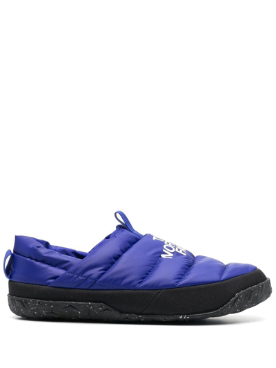 Shop The North Face Logo-print Quilted Slippers In Blue