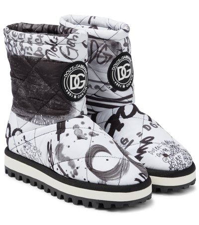 Shop Dolce & Gabbana Printed Snow Boots In Logo2 Nero F.bco Ott