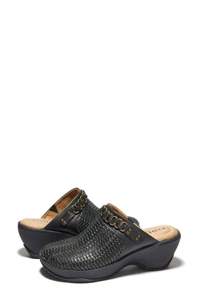 Halsa Footwear Chloe Clog In Black