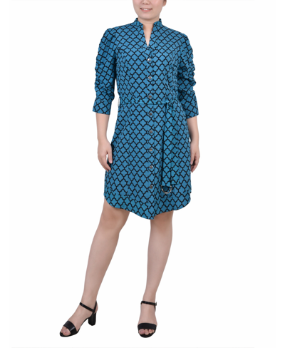 Shop Ny Collection Petite 3/4 Rouched Sleeve Dress With Belt In Harbor Blue Black Quatrefoil