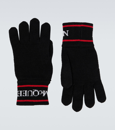 Shop Alexander Mcqueen Cashmere Gloves In Black/red