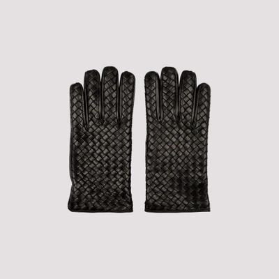 Shop Bottega Veneta Intrecciato Leather Gloves In Black