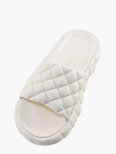Shop Bottega Veneta Padded Flat Sandals In Bianco