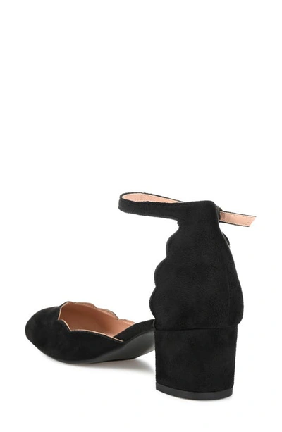 Journee Collection Journee Edna Scallop Trim Pump In Black
