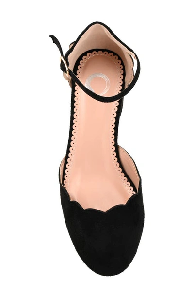 Journee Collection Journee Edna Scallop Trim Pump In Black