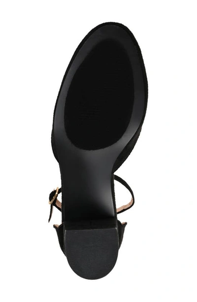 Journee Collection Journee Edna Scallop Trim Pump In Black