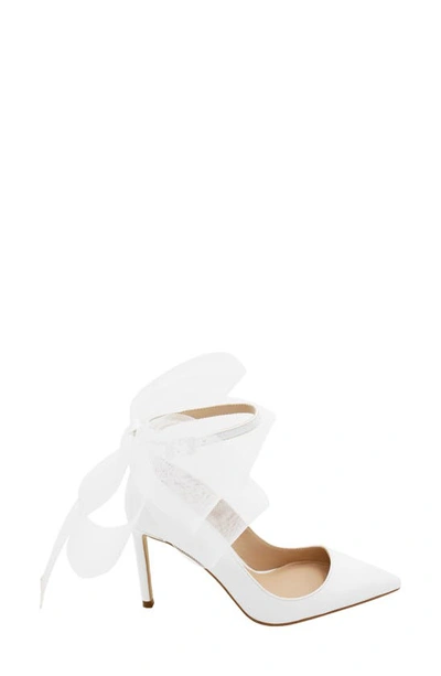 Charles David Rogue Bow Pump In White