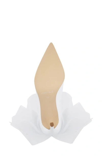 Charles David Rogue Bow Pump In White