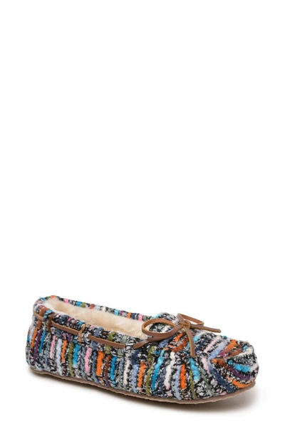 Minnetonka 'cally' Slipper In Black Multi Color