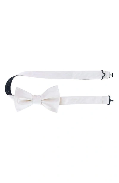 Shop Trafalgar Sutton Solid Silk Bow Tie In Cream