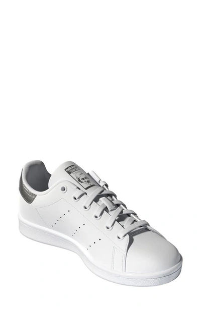 Adidas Originals Kids' Stan Smith Primegreen Low Top Sneaker In White/  Grey/ Silver Metallic | ModeSens