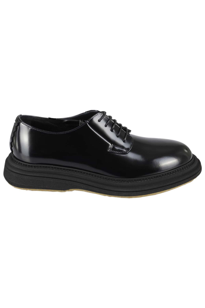 The Antipode Derby Pelle Vitello In Nero
