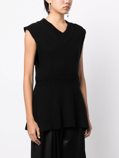 Goen J Side-slit Ribbed Jumper Vest In Black