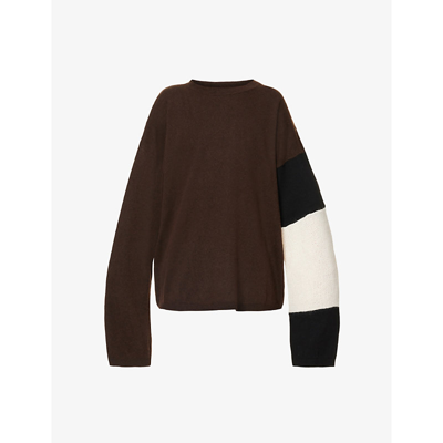 Shop 424 Contrast-sleeve Brand-tab Woven-knit Jumper In Brown