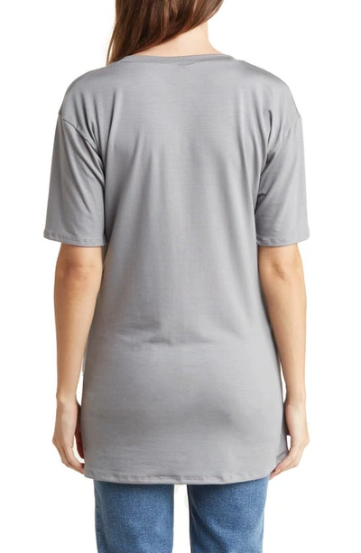 Go Couture V-neck Boyfriend T-shirt In Charcoal Print 1