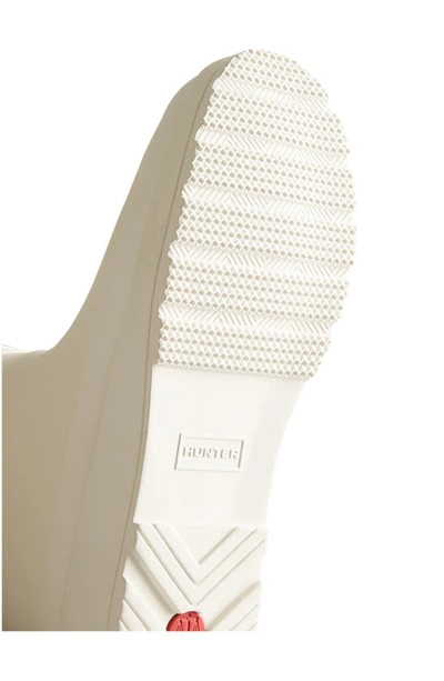 Hunter Play Short Faux Shearling Lined Waterproof Rain Boot In White Willow