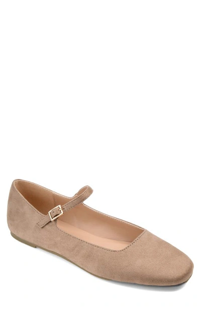 Shop Journee Collection Carrie Flat In Taupe