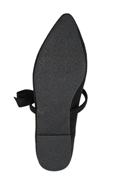 Shop Journee Collection Aizlynn Bow Flat In Black