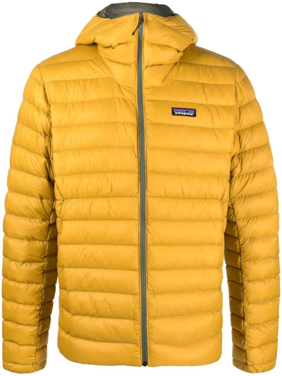 Shop Patagonia Logo-patch Padded Jacket In Yellow