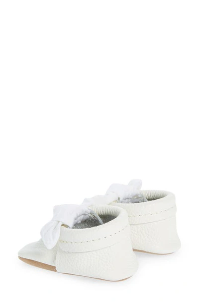 Shop Freshly Picked Knotted Bow Crib Shoe In Ivory