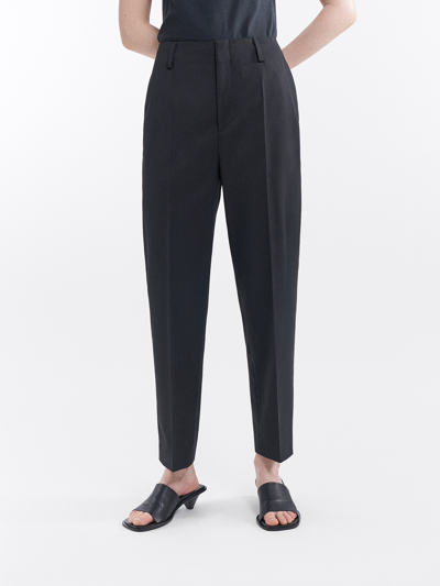 Filippa K Karlie Cropped Tapered Trousers In Grey